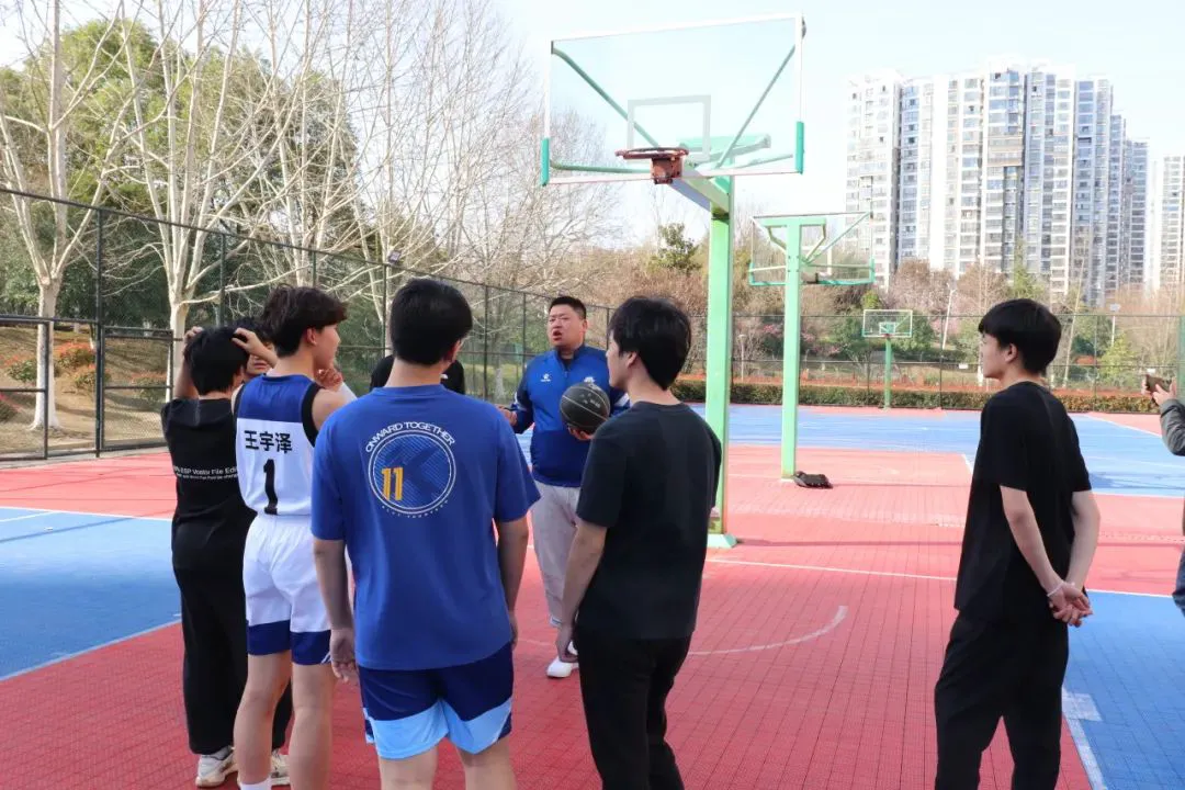 如何通过模拟比赛环境提高篮板实战能力?_2